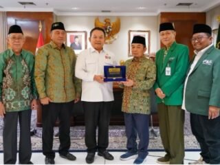 Ketum PB Mathla’ul Anwar Ucapkan Selamat Atas Pelantikan Jenderal Dudung Sebagai Menko Polkam